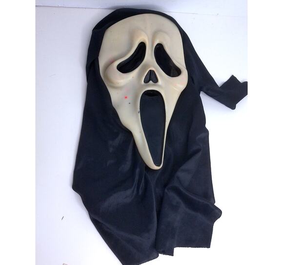 Easter Unlimited Other - Vintage Ghostface Mask Easter Unlimited T Stamp Glo Scream Halloween Shroud Hood